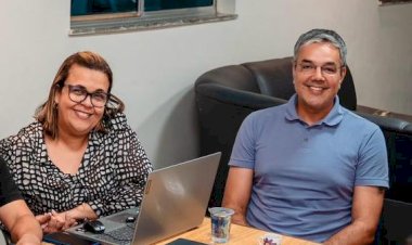 Quase 60 dias após anúncio, kits escolares de R$1,5 milhão ainda não foram entregues e vereador cobra explicações da gestão Sérgio Reis