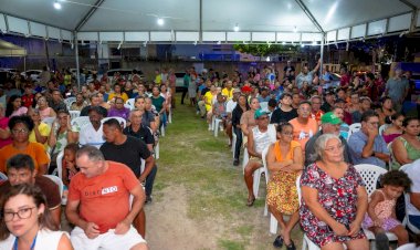 Prefeitura de Aracaju entrega mais de 300 títulos de propriedade a moradores do loteamento Pantanal