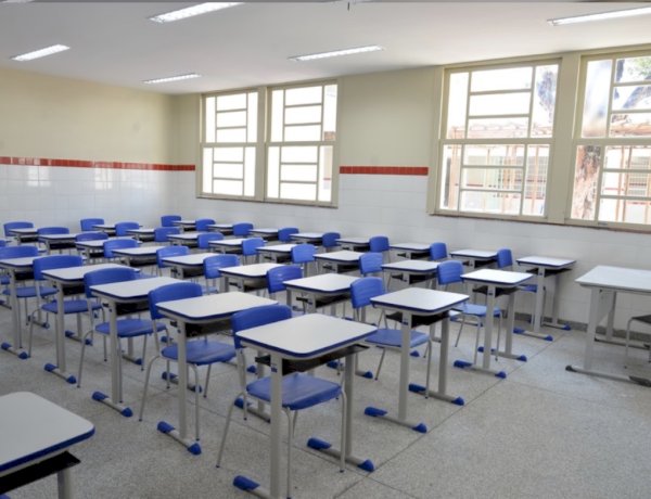 Colégio Estadual Jackson de Figueiredo em Aracaju suspende aulas por falta de água