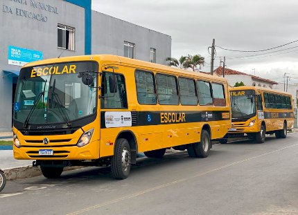 Estudantes do IFS-Lagarto seguem sem transporte escolar, enquanto prefeitura disponibiliza ônibus para jogo de futebol